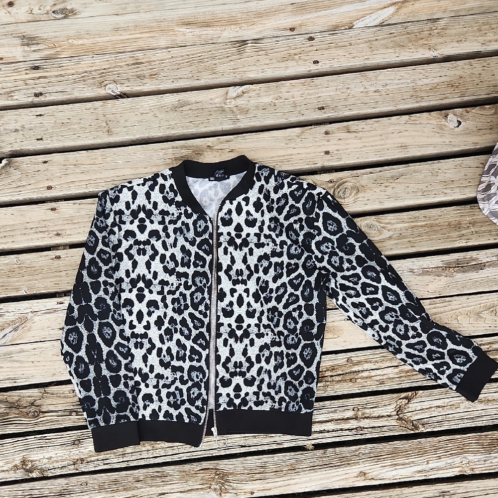 Soho Girls White, Grey, And Black Cheetah Leopard Print Bomber Jacket Medium